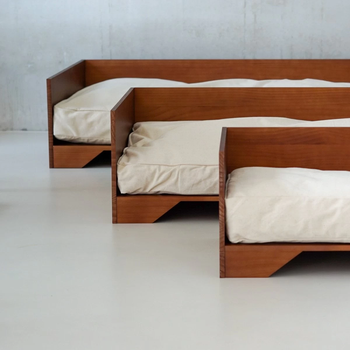 STUDIO ANIMAUX Hondenmand Met Katoenen Kussen (maat L) | 119 X 76,5 Cm | Hondenbed | Hondensofa | Hondenbank | Hout | Bruin - Afbeelding 3