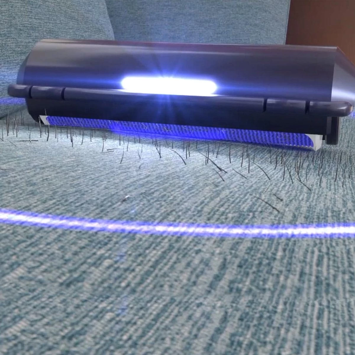 FurDaddy Batterij-aangedreven - Huisdier Haar Verwijderaar Voor Kleding - Herbruikbare Pluizenroller Voor Moeiteloze Verwijdering Van Kattenhaar & Hondenhaar - Zelfreinigende Pluizenborstel Voor Tapijt, Bank, Auto, Bed - Afbeelding 3