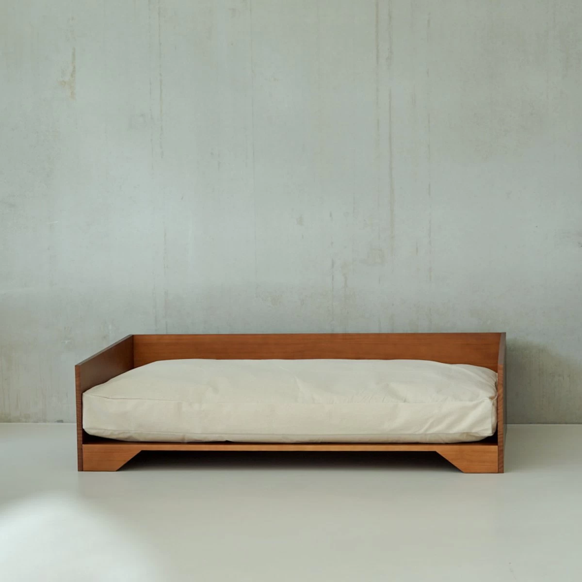 STUDIO ANIMAUX Hondenmand Met Katoenen Kussen (maat L) | 119 X 76,5 Cm | Hondenbed | Hondensofa | Hondenbank | Hout | Bruin - Afbeelding 2